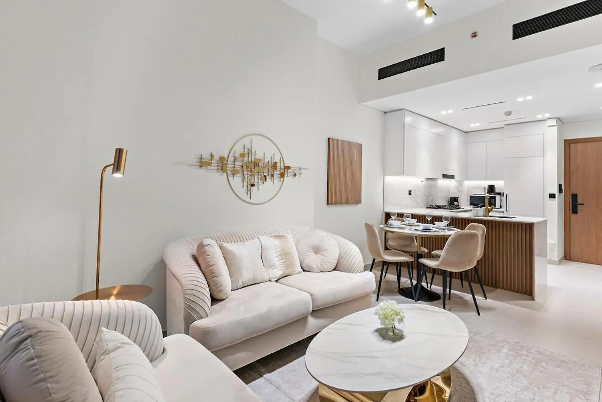First Class 1Br Cozy Urban Getaway Dubai Apartment